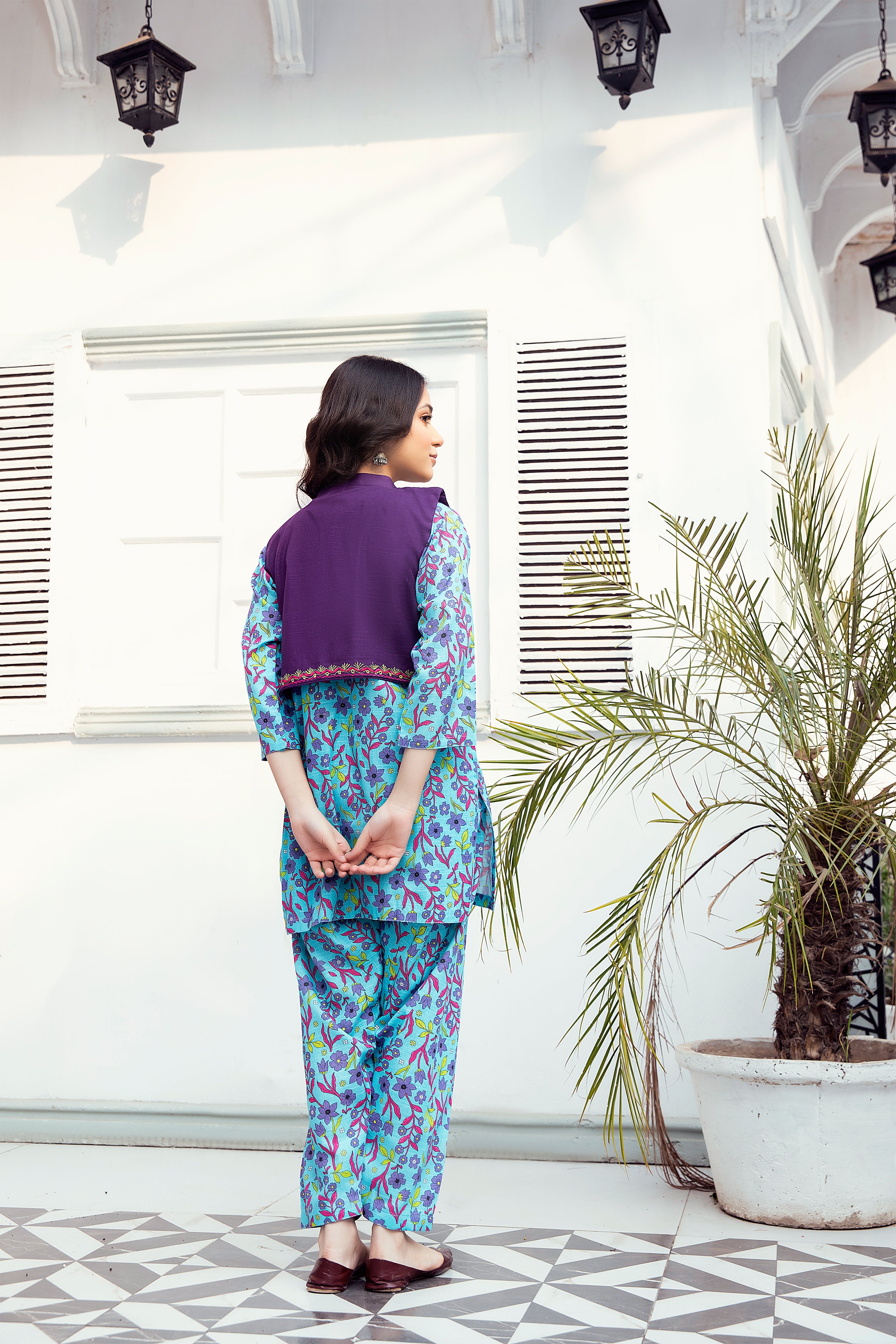 Ready to wear: Pinted floral khadar shirt shlalwar with embroided waist coat